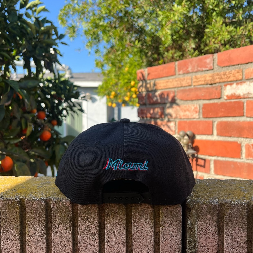 MIAMI MARLINS SNAPBACK HAT FLORIDA - Picture 2 of 2